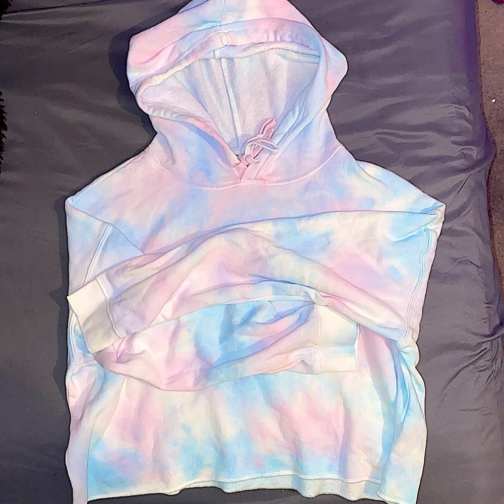 CROPPED HOODIE/SWEATER